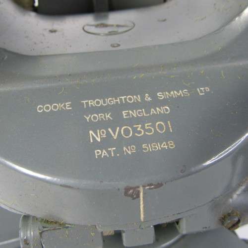 Vintage 1940`s Cooke, Throughton and Simms No. V03501 in original wood and leather case