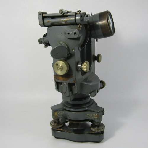 Vintage 1940`s Cooke, Throughton and Simms No. V03501 in original wood and leather case