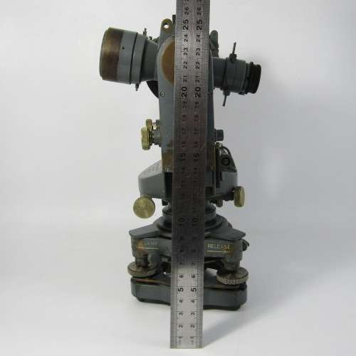 Vintage 1940`s Cooke, Throughton and Simms No. V03501 in original wood and leather case