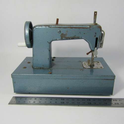 Vintage Sew-ette tin plate battery operated toy sewing machine - working - needs needle
