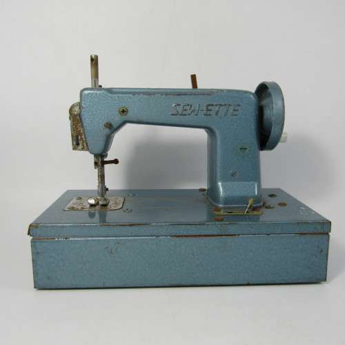 Vintage Sew-ette tin plate battery operated toy sewing machine - working - needs needle
