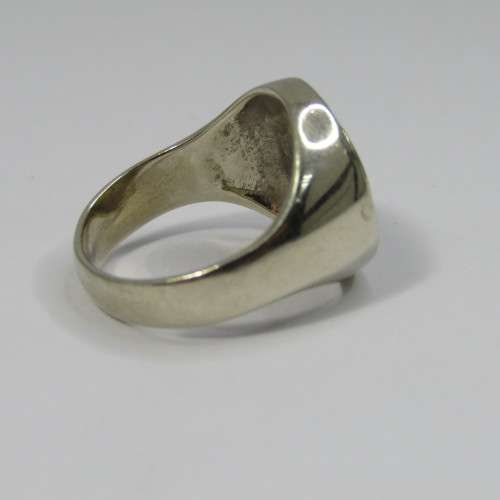 9kt Gold ring with 31 Diamonds - weighs 9,2g - size N