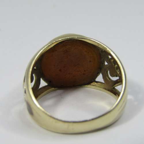 9kt Gold Mabe pearl ring with pattern - weighs 5,1g - size O