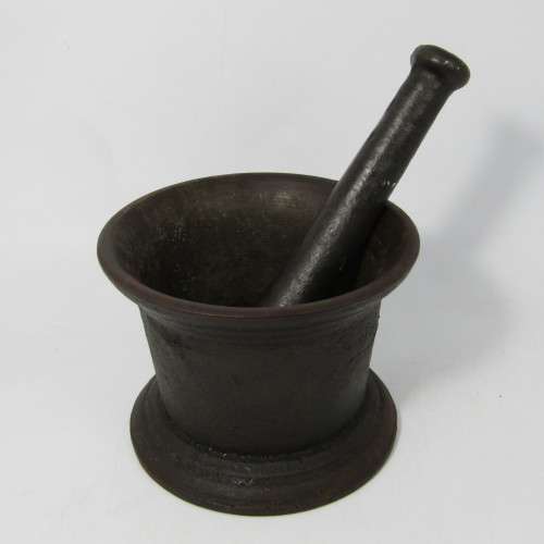 EEch Hile and Co. Ltd. Vysel and Stamper antique mortar and pestle No. 2 Best British make