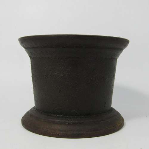 EEch Hile and Co. Ltd. Vysel and Stamper antique mortar and pestle No. 2 Best British make