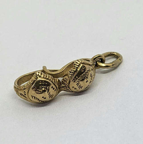 9kt Gold bra charm pendant - Weighs 0.9g