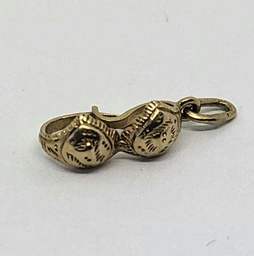 9kt Gold bra charm pendant - Weighs 0.9g