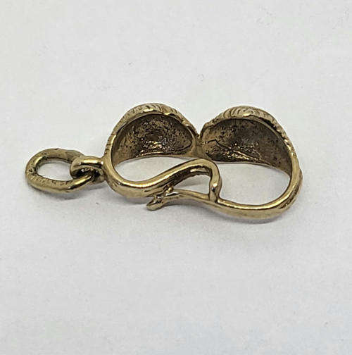 9kt Gold bra charm pendant - Weighs 0.9g