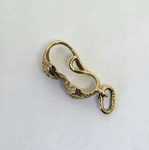 9kt Gold bra charm pendant - Weighs 0.9g