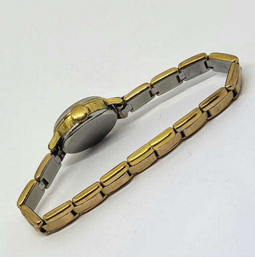 Vintage Universal Geneve manual wind ladies watch - Working