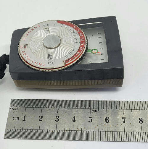 Vintage Sekonic Auto-Lumi light exposure meter - Working
