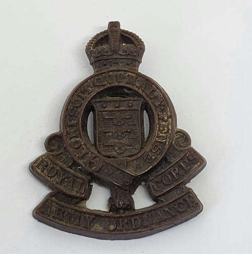 Royal Army Ordnance Corps bakelite cap badge