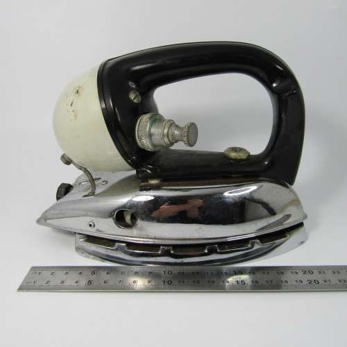 Vintage Tilley Domestic Iron - Kerosene Pressure model DN250A in original box