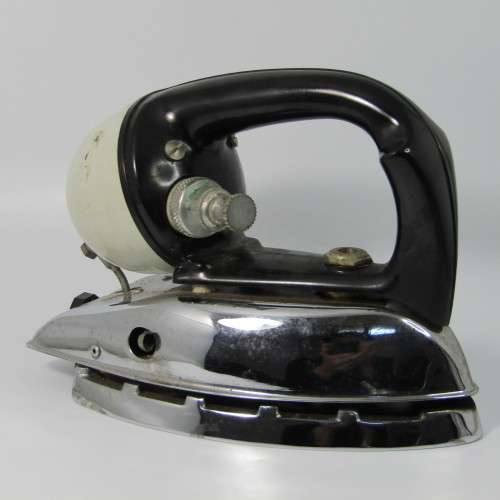 Vintage Tilley Domestic Iron - Kerosene Pressure model DN250A in original box