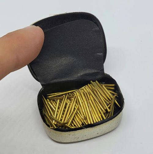 Vintage Lipsilva gramophone needles tin - Some contents