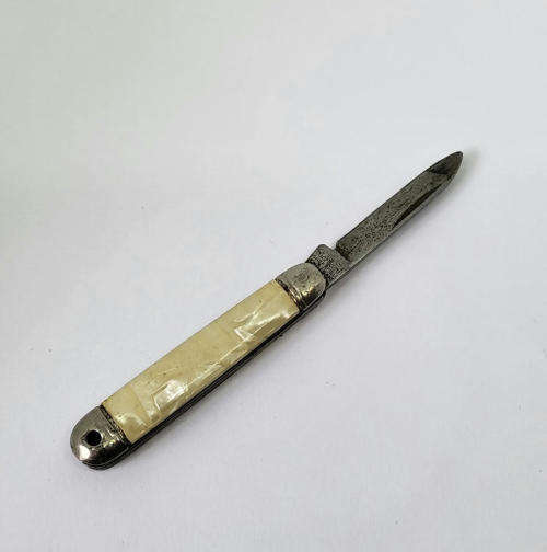 Vintage Richards mini pocket knife