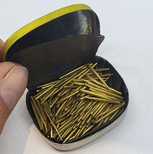 Vintage Lipsilva gramophone needles tin - Some contents