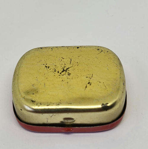 Vintage Champion gramophone needles tin - Some contents