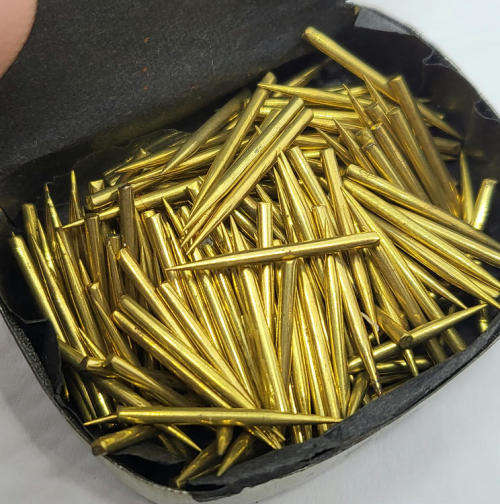 Vintage LipSilva gramophone needles tin - Some contents