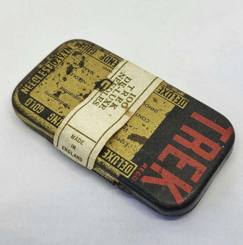 Vintage TREK gramophone needles tin - Some contents