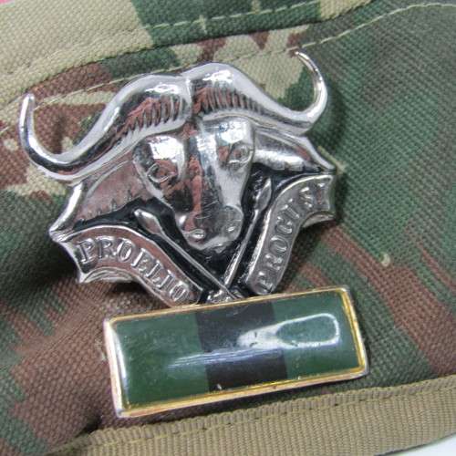 Original 32 Battalion camo beret with badge & 3rd pattern Infantry balkie - 52cm