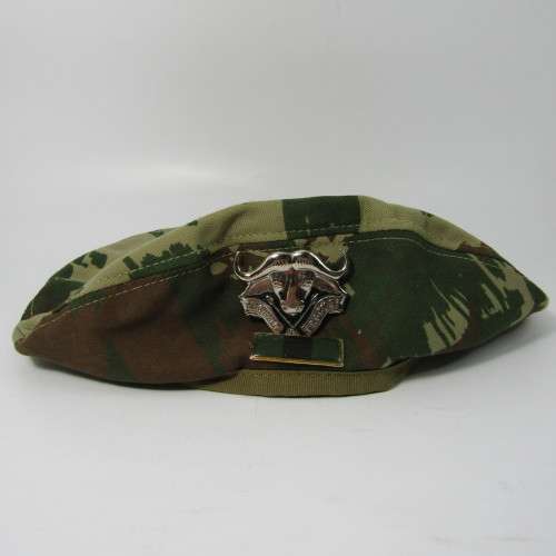 Original 32 Battalion camo beret with badge & 3rd pattern Infantry balkie - 52cm