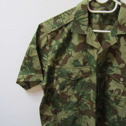 Koevoet Camo short sleeve shirt - size Large