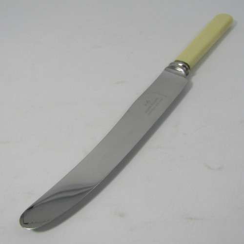 Lot of 6 vintage bone handle knives