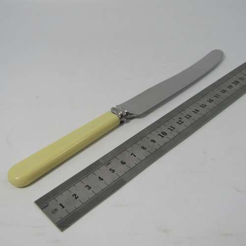 Lot of 6 vintage bone handle knives