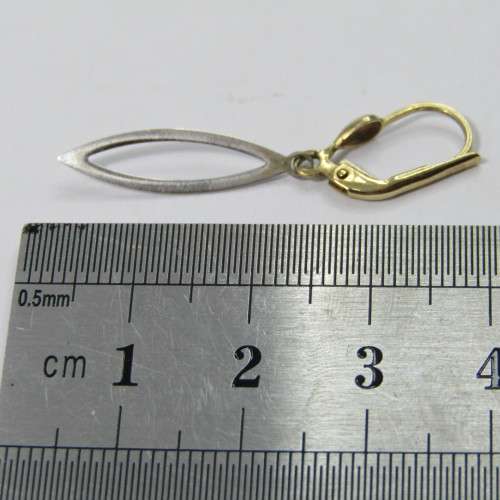 Pair of 9kt white & yellow Gold earrings - weighs 1,3g