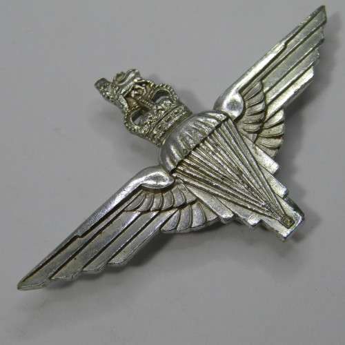 British Paratrooper cap badge