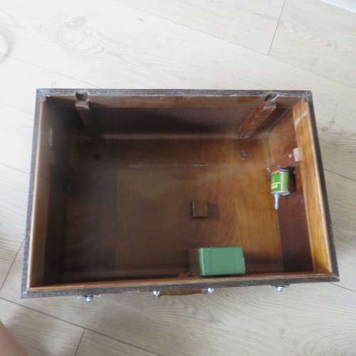 Vintage Electric Singer Sewing machine with all extras in case - Serial EE 621193