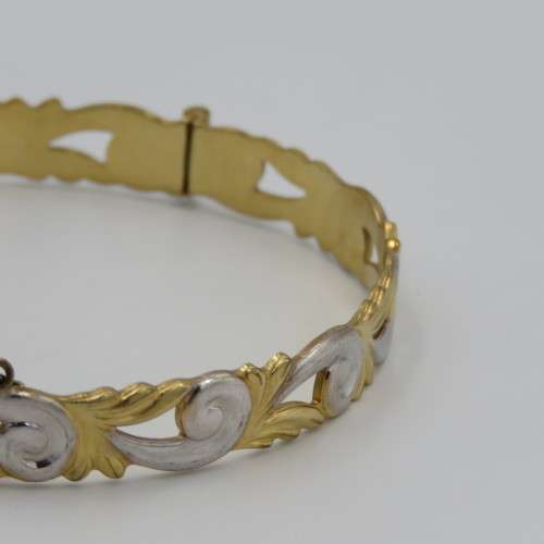 Vintage White & Yellow gold bangle with metal core - safety chain - weight 12,7 g