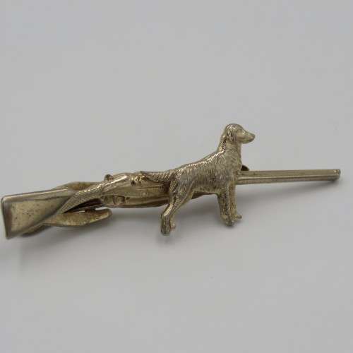 Hunting tie pin with Rifle and dog