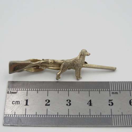 Hunting tie pin with Rifle and dog