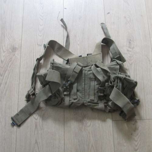 SA Army wobbing kidney pouches and yoke