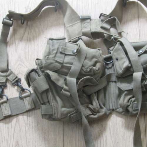 SA Army wobbing kidney pouches and yoke