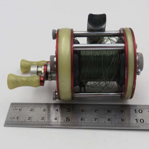 Vintage ABU G2600 Ambassadeur fishing reel in excellent condition