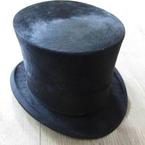 Henry Heath Fir Top Hat - Victorian Era Beautiful condition Leather case with damaged lid