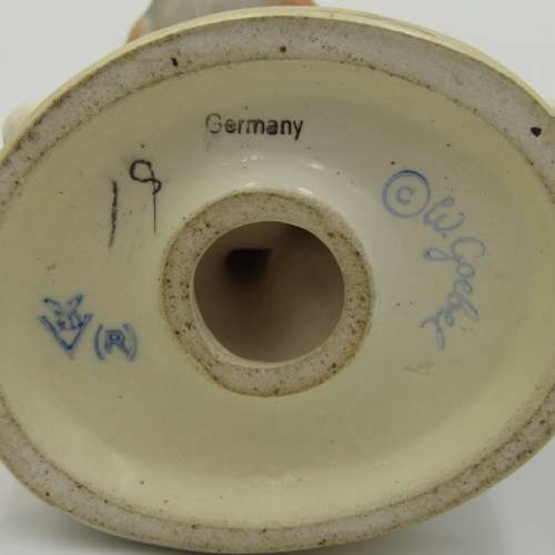 W. Goebel Hummel figurine of girl feeding ducks