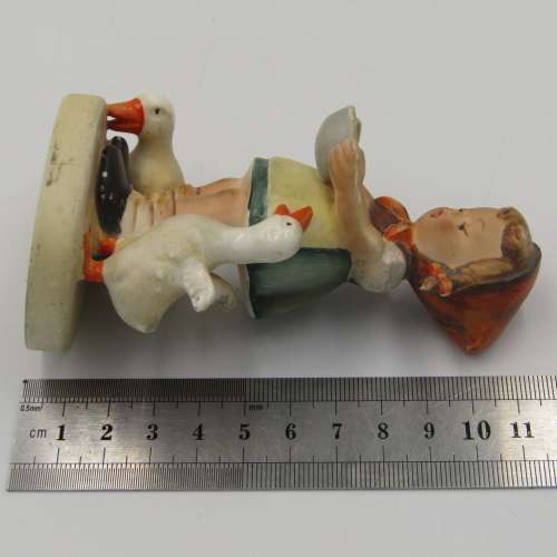 W. Goebel Hummel figurine of girl feeding ducks