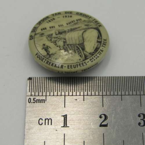 1838 - 1938 Op die spoor van die Groot Trek lapel tinnie badge