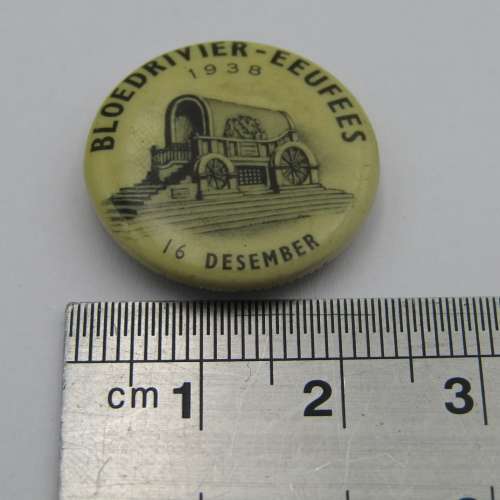 1938 Bloedrivier Eeufees lapel tinnie badge