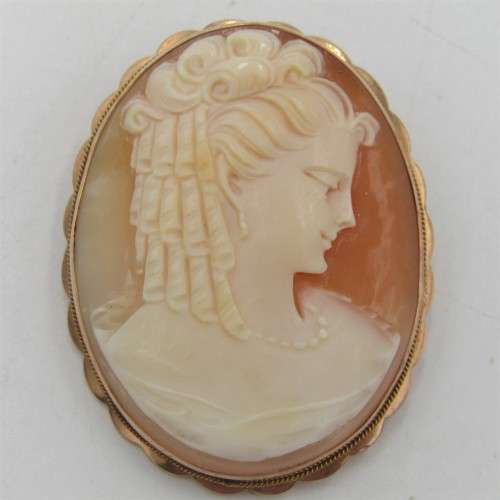 Vintage Cameo in 9kt gold surround - weight 7,5 g