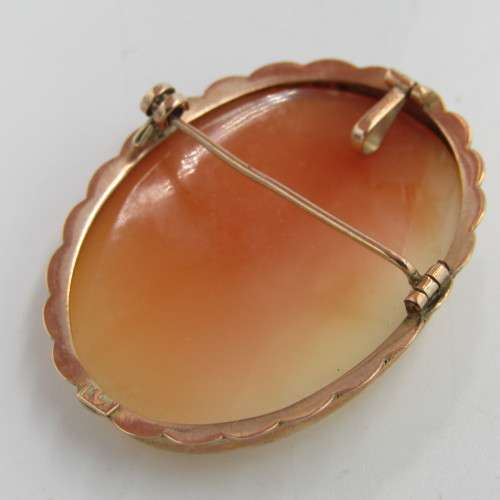 Vintage Cameo in 9kt gold surround - weight 7,5 g