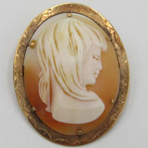 Unusual vintage cameo set in 9kt gold - hallmarked 7,5 weight