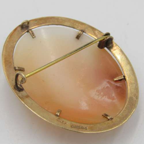 Unusual vintage cameo set in 9kt gold - hallmarked 7,5 weight