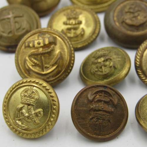 Mixed lot of 12 SA Navy buttons