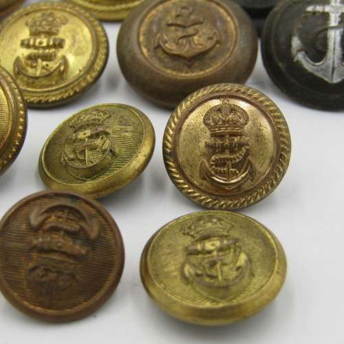 Mixed lot of 12 SA Navy buttons