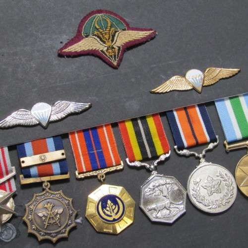 SADF Border War Medal and badges display of Paratrooper Van der Merwe